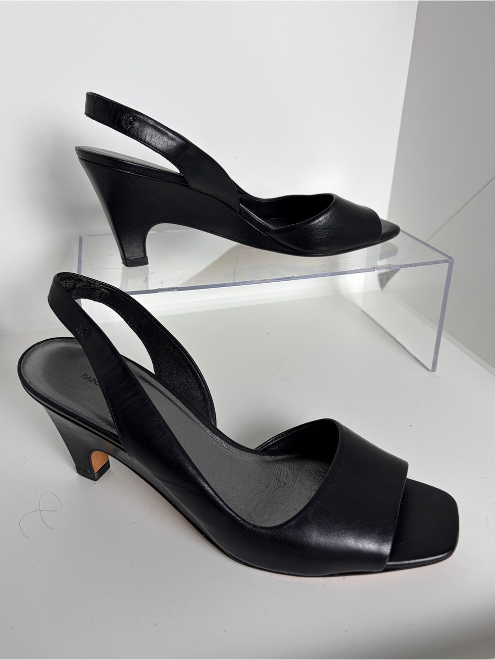 Banana Republic Slingback Open Toe Slingback Heels in Black Leather; Size 8.5